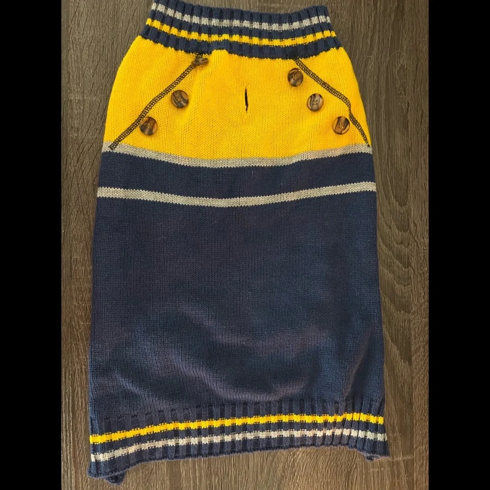 2 Dog Sweaters - Picture 4 of 6